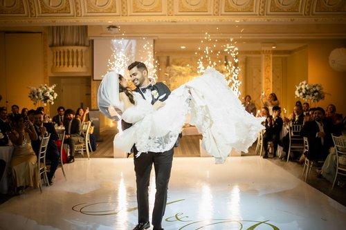 mobile - carousel-hero-element image-0